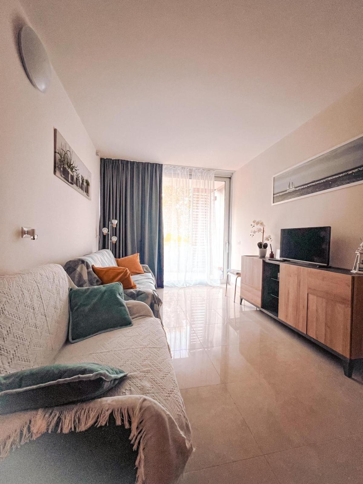 ארקליאה מארה Apartment Mare45 - 10 Minutes Walk From The Beach With One Private Ombrella And Two Sun-Beds מראה חיצוני תמונה